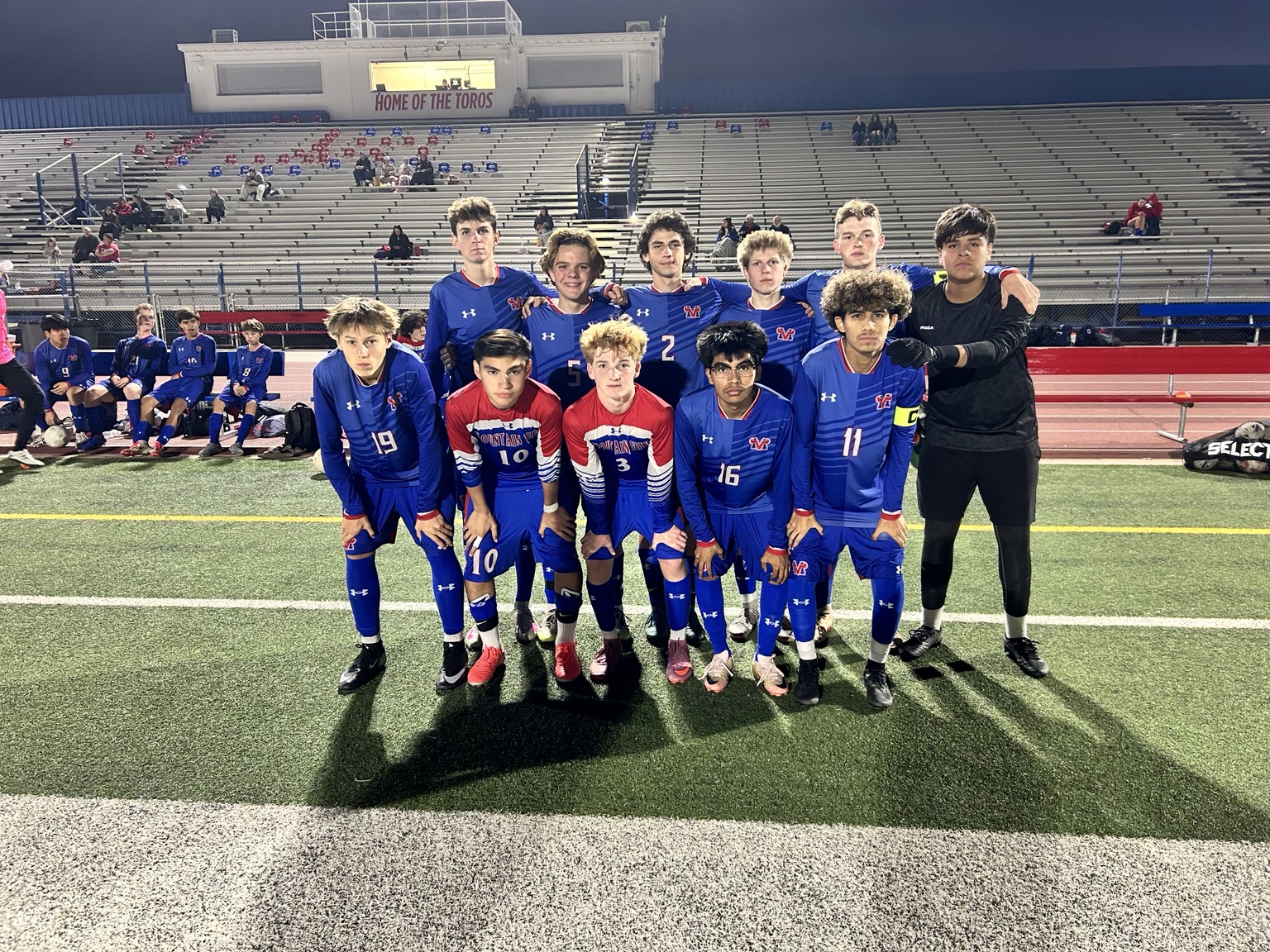 Mountain View boys soccer players gathered for a team photo