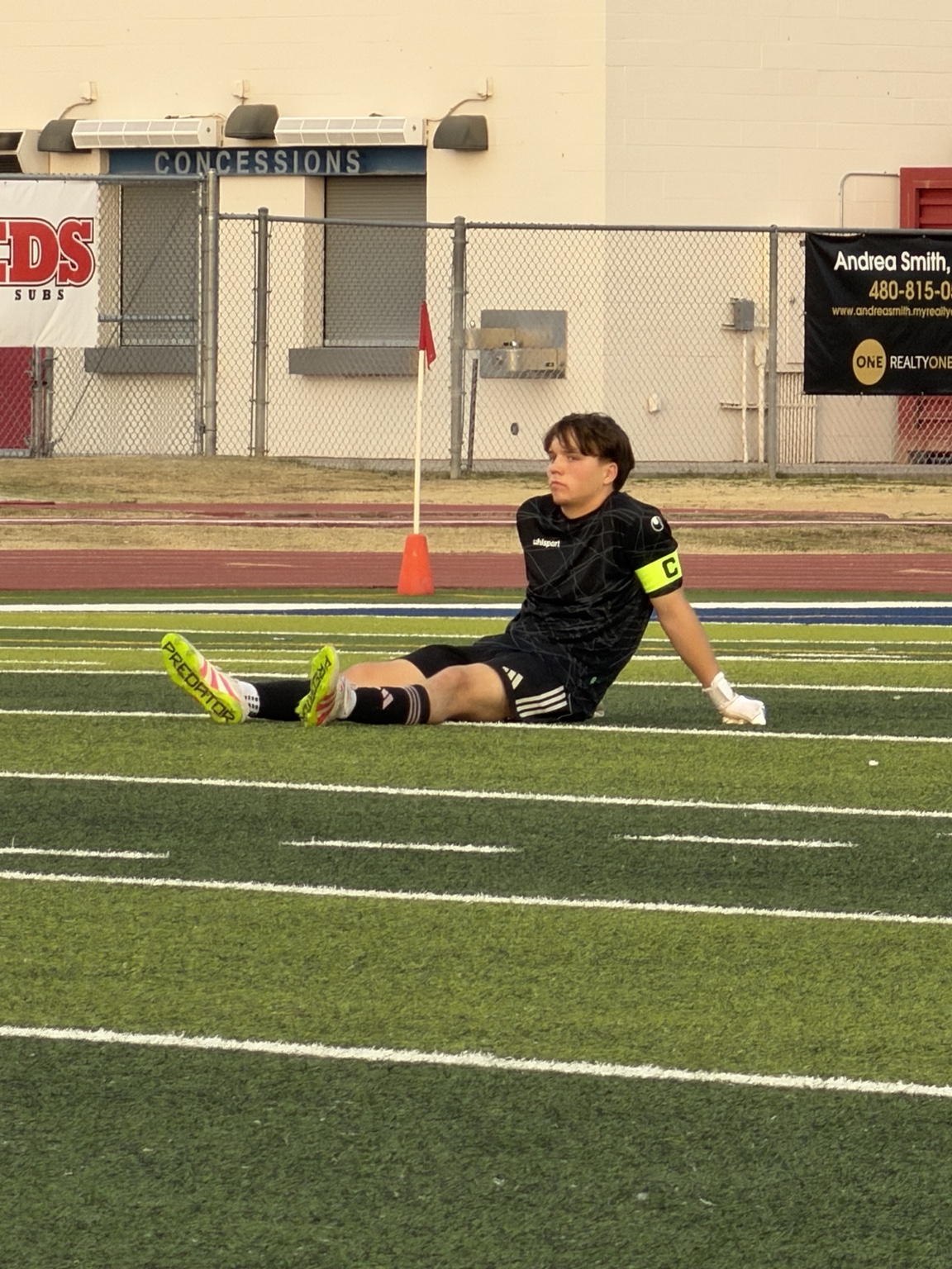 Mountain View boys goalkeeper preparing on the field